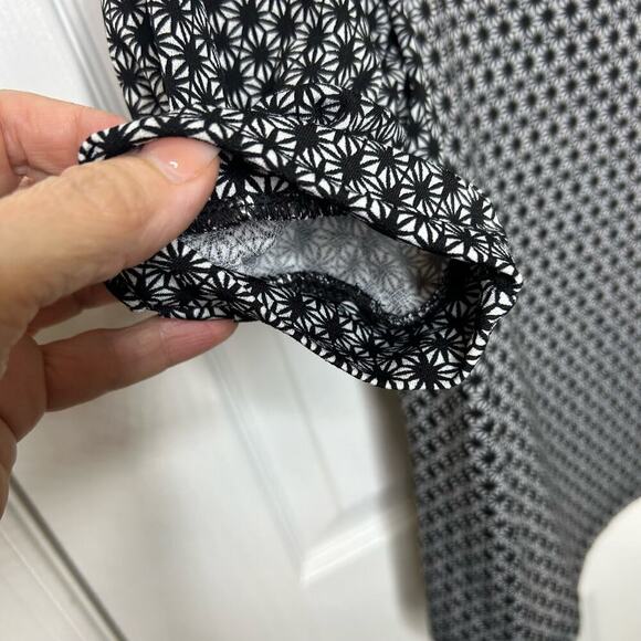 H&M Blouse Size Medium - Picture 6 of 8